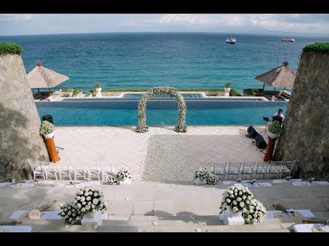 Amankila Bali Wedding – Sandrine & Daniel