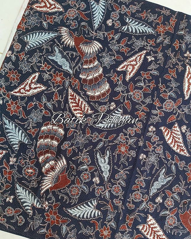 Batik Tulis Warna Alam motif Rajawali ( Ndamel malih, monggo.