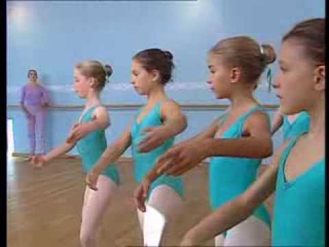 Danse Classique  : Leçon de danse 1ère et 2ème années