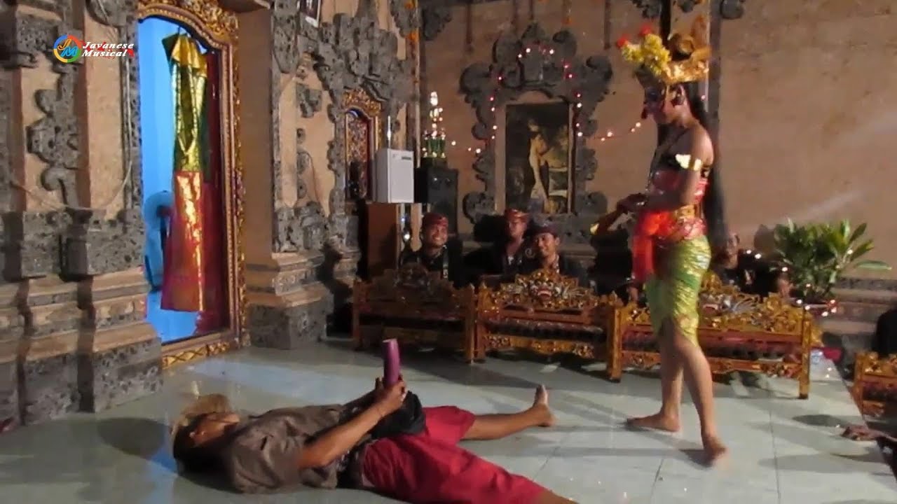 Joged BUMBUNG Bali PALING LUCU – Bumbung Balinese DANCE