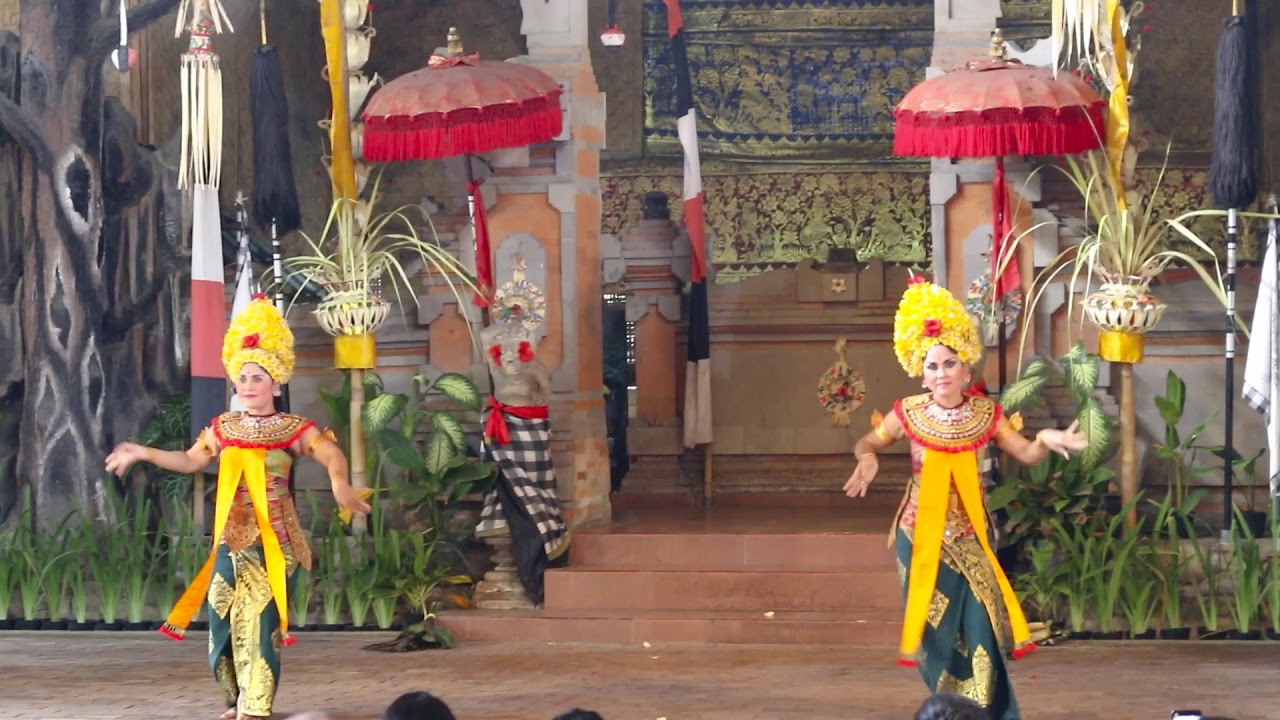 Traditional Balinese Dance – Barong Dance (Bali Indonesia)