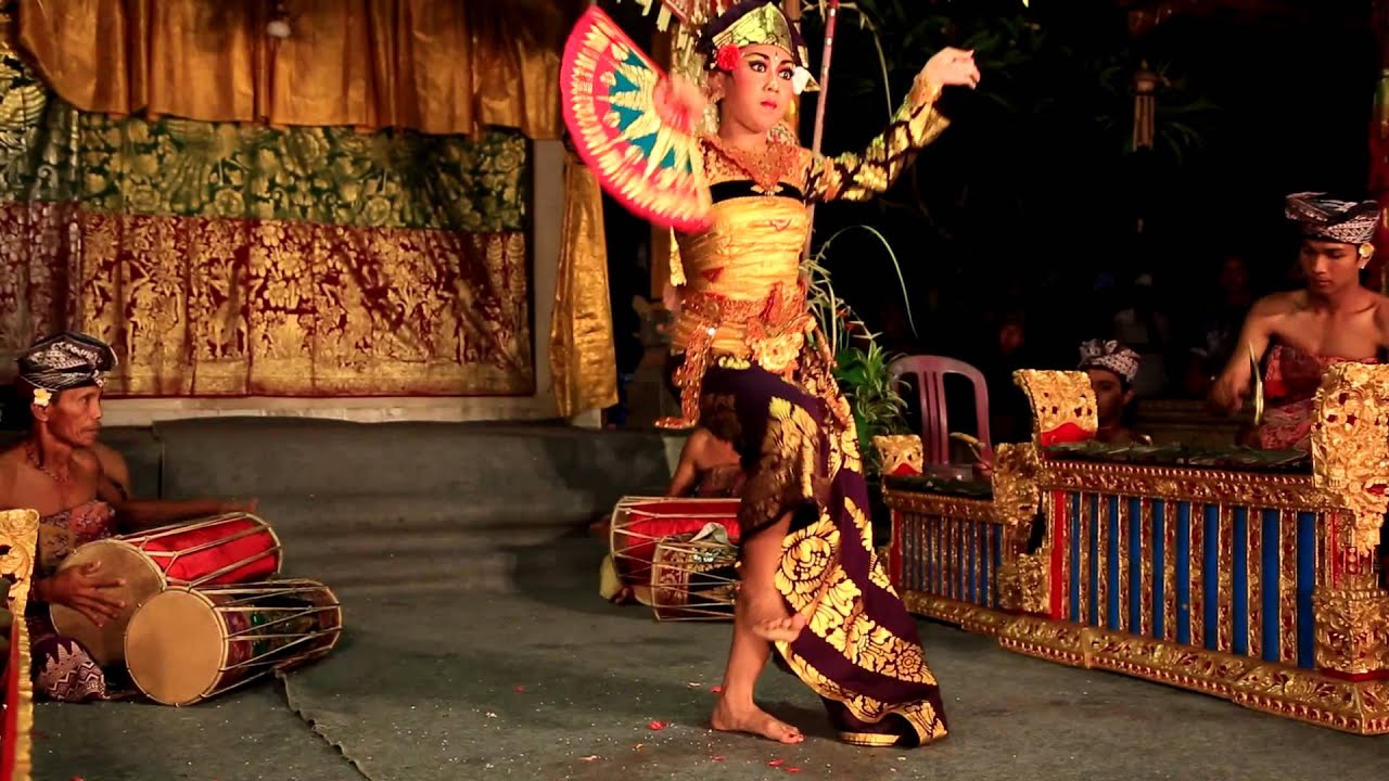 unbelievable super balinese dance , by 14 years old girl.